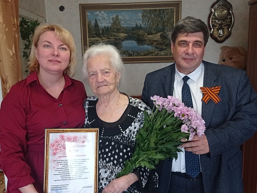 Сотрудники ЦЛАТИ по Вологодской области поздравили с Днём Победы труженицу тыла