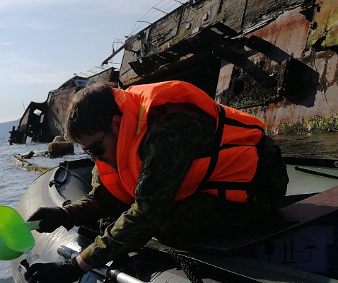 В бухте Нагаева Охотского моря проведено выездное обследование затонувших судов