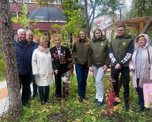 В Иркутске сотрудники Росприроднадзора поздравили  ветерана Великой Отечественной войны с 99-летием