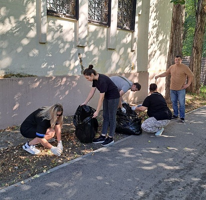 В Липецке сотрудники Росприроднадзора приняли участие во Всероссийском экологическом субботнике «Зеленая Россия»