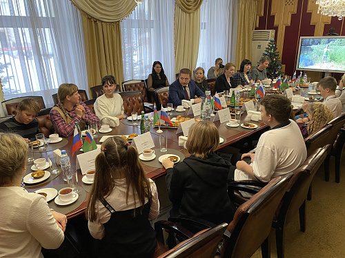  В Правительстве Ярославской области прошла торжественная церемония награждения участников II Международной детско-юношеской премии «Экология – дело каждого».